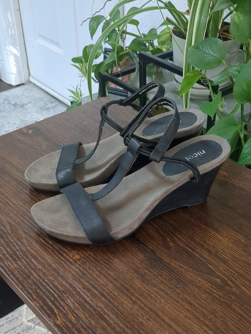NICOLE Black and Tan Wedge Sandals All Man Made Materials Size 7.5